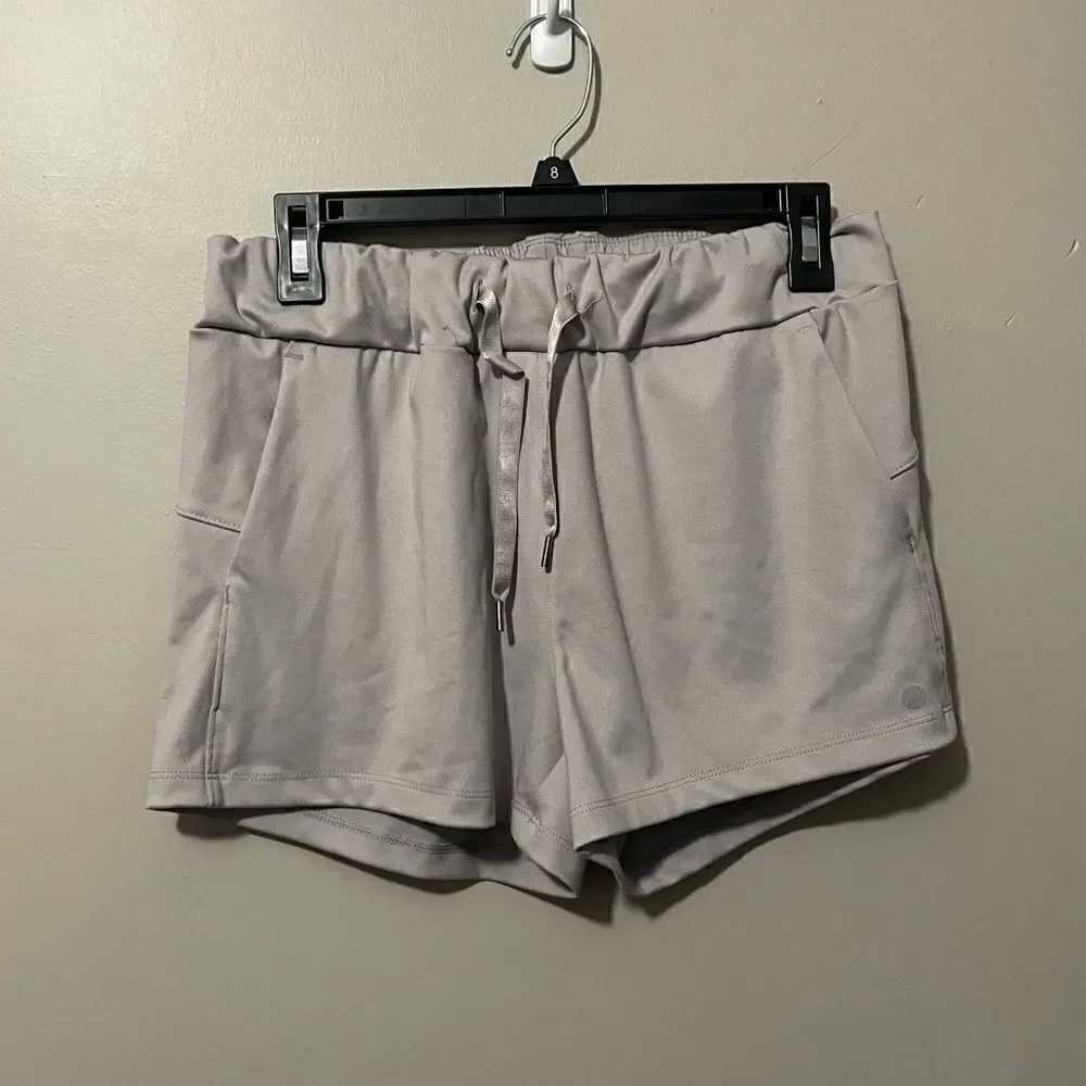 Apana shorts size S